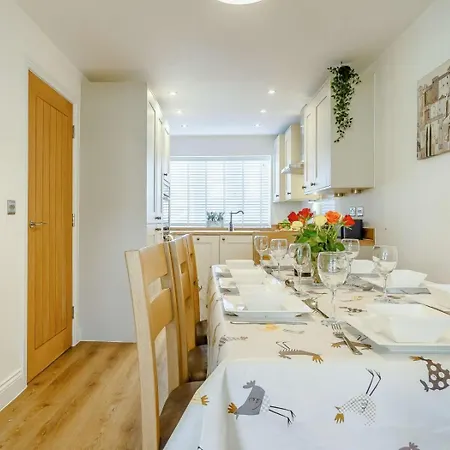 4 Bed In Oc-89533