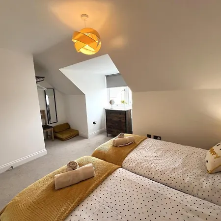 4 Bed In Oc-89533
